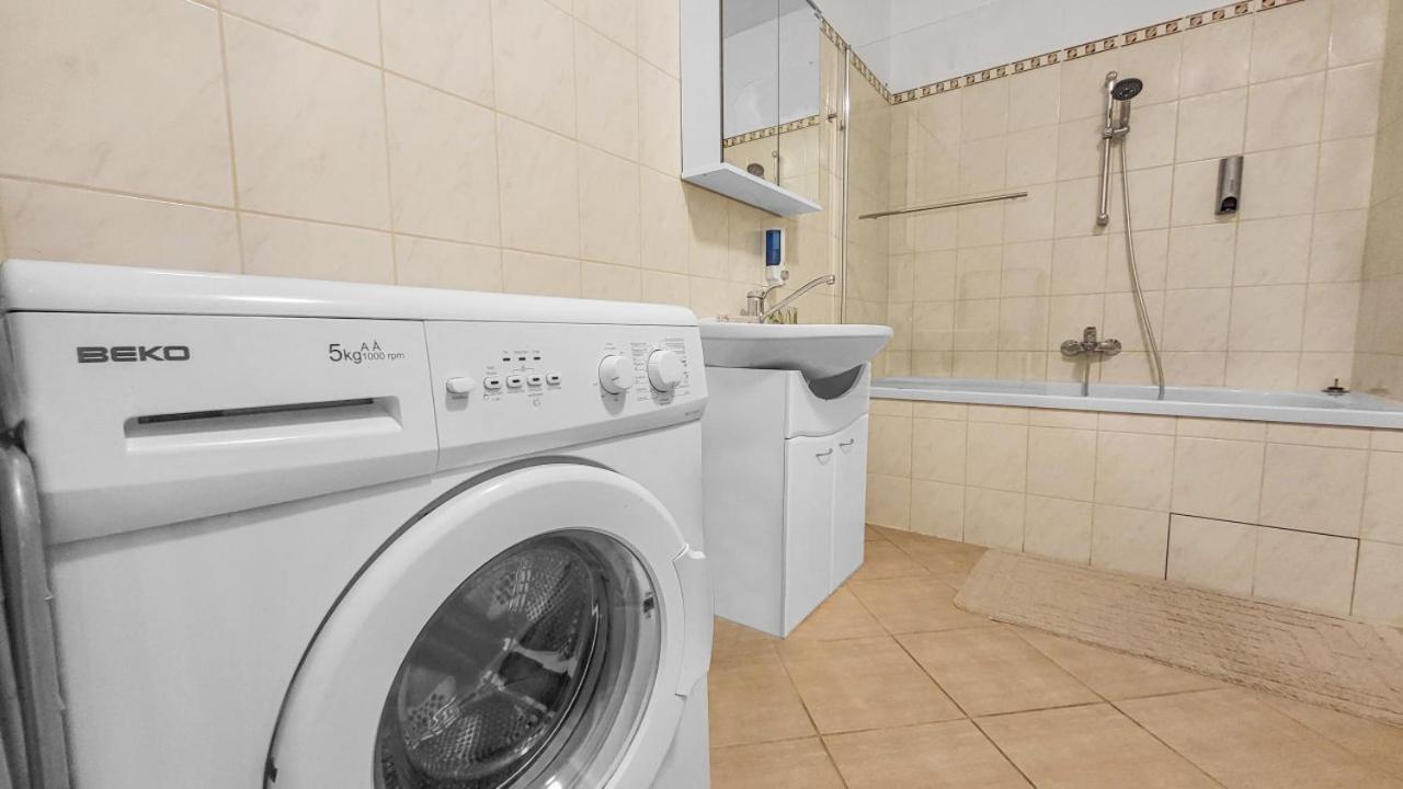 Adalbert Apartamento *