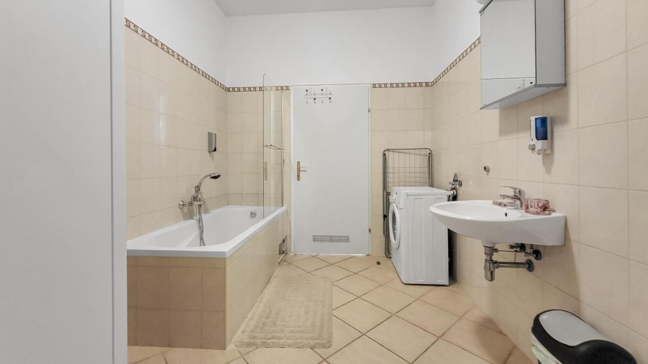 Adalbert Apartamento *
