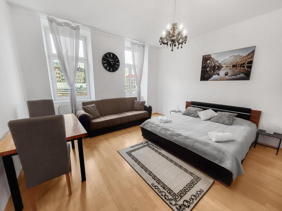 Adalbert Apartamento *