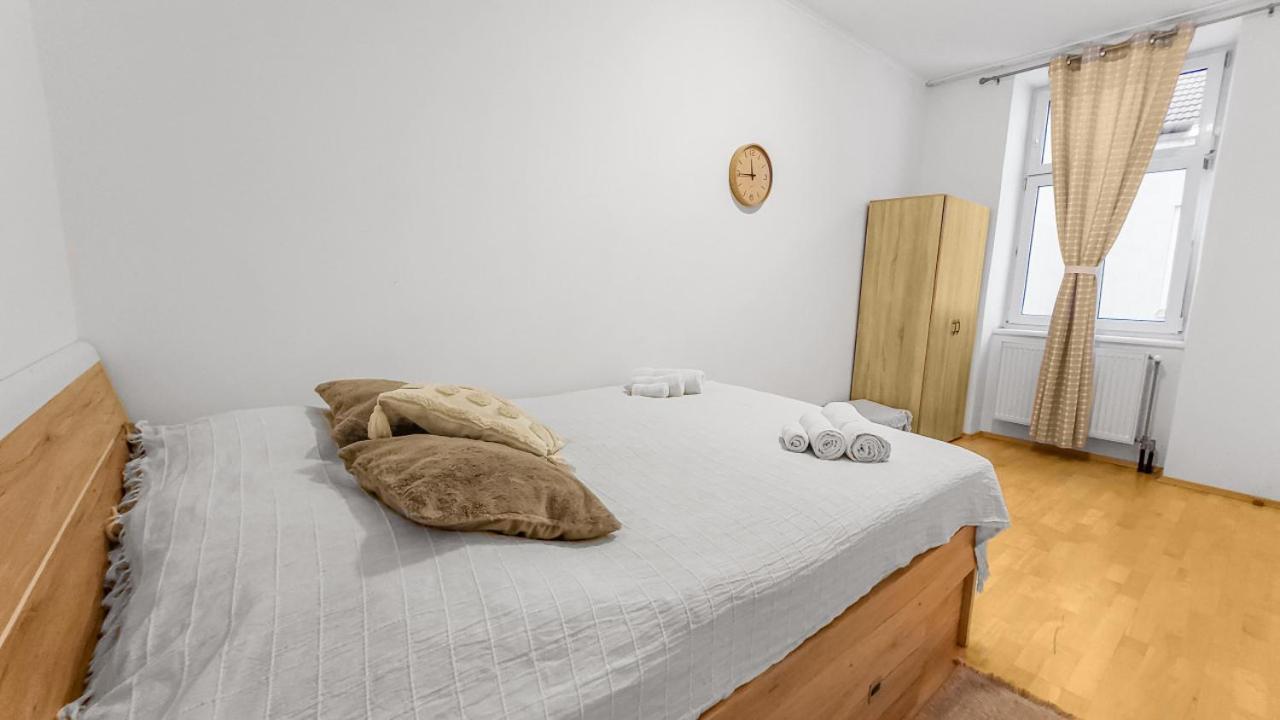 Adalbert Apartamento *